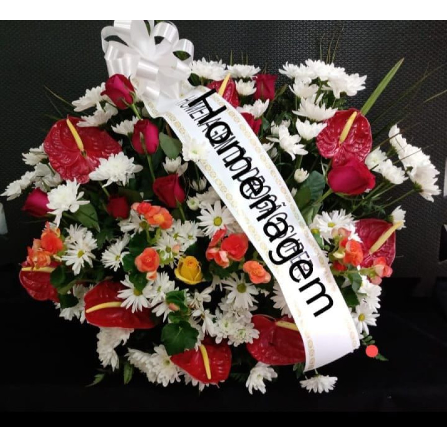 Arranjo fúnebre de flores do campo