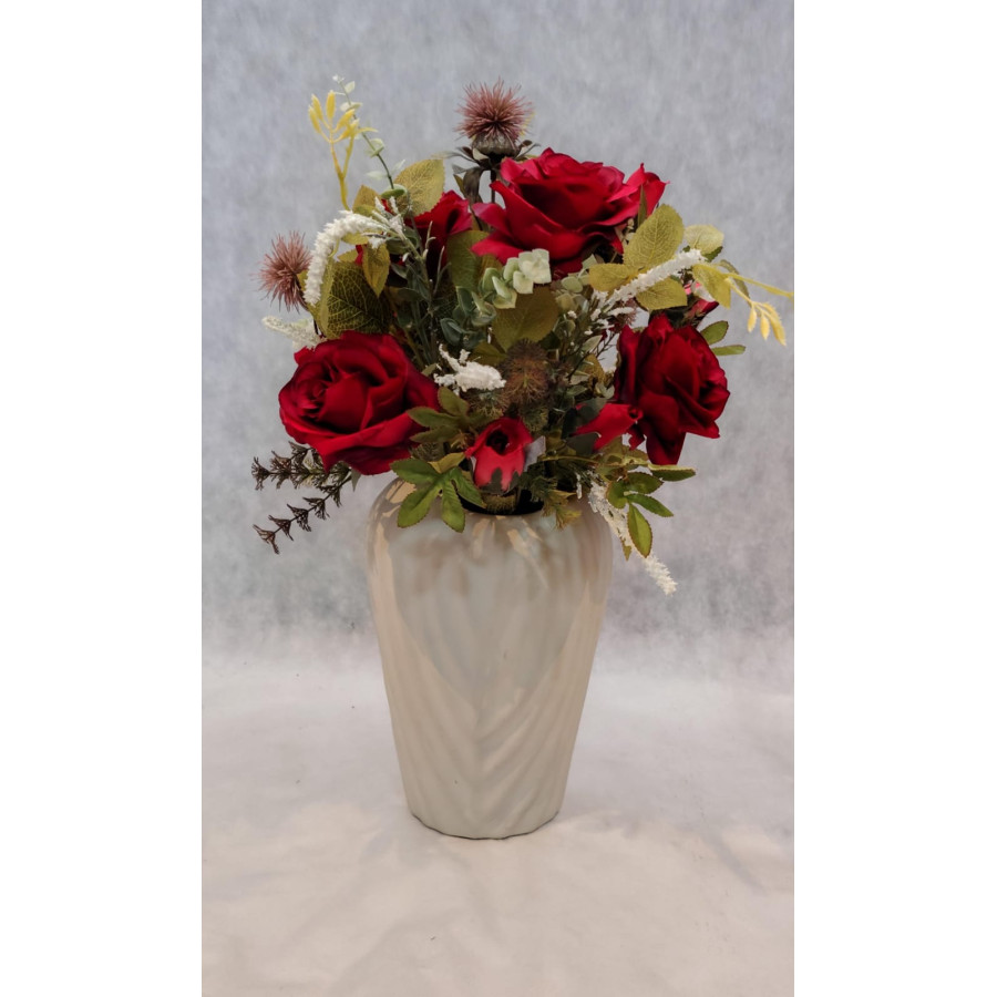 ARRANJO DE ROSAS VERMELHAS ARTIFICIAIS NO VASO CERÂMICA