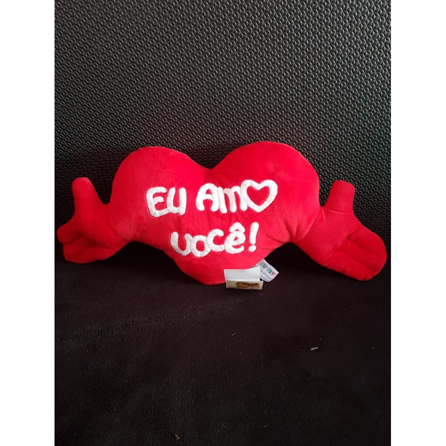 0643- pelúcia coracão um abraço