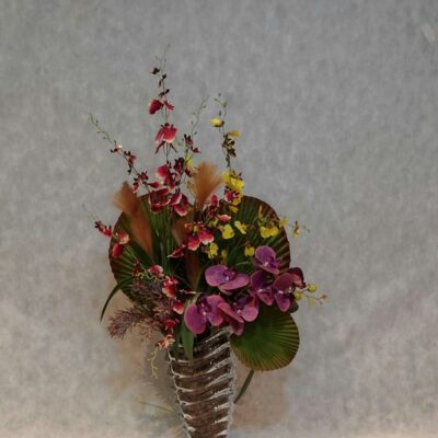 ARRANJO COM ORQUISDEAS PINGO DE OURO E PHALEANOPSIS ARTIFICIAIS