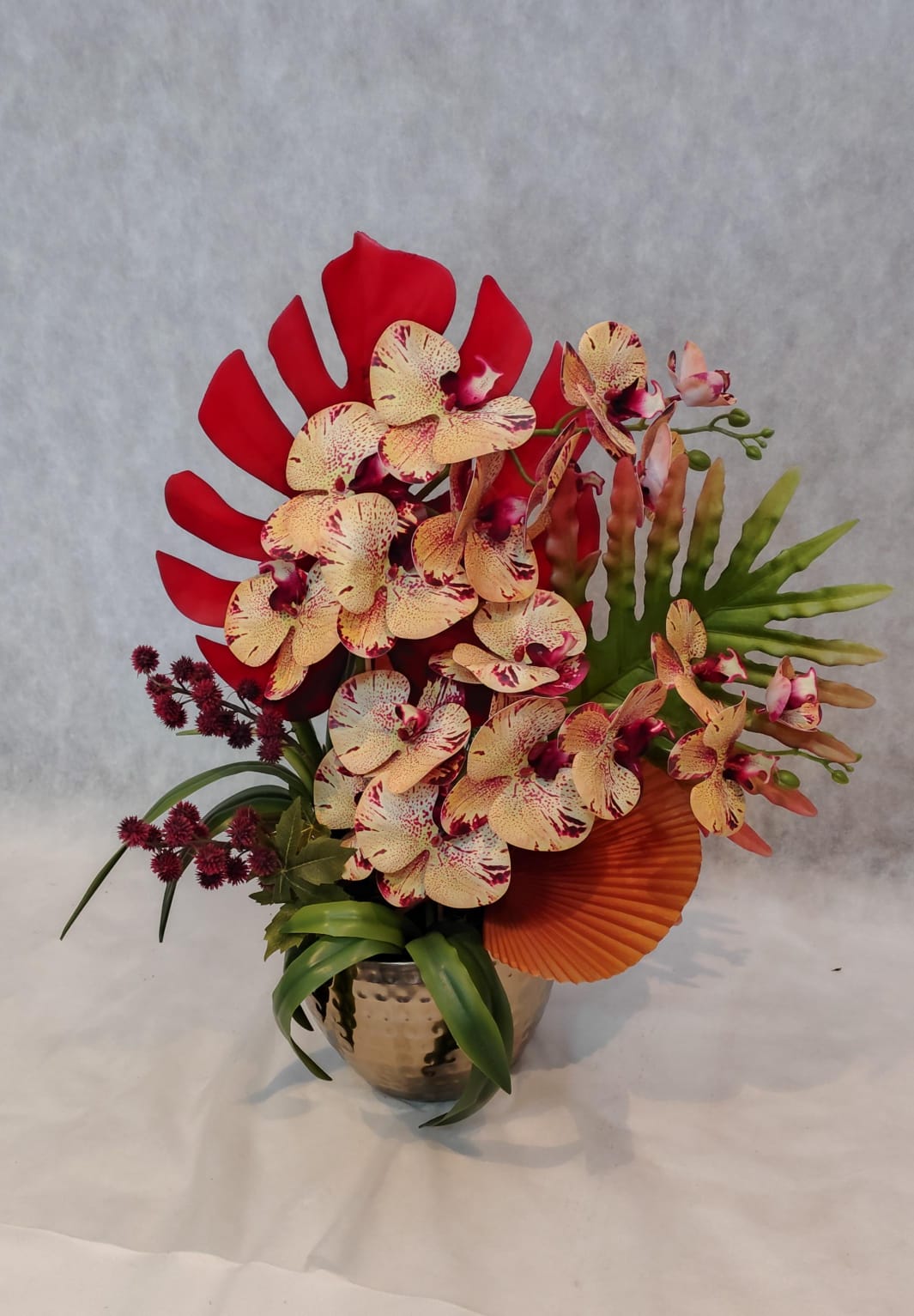 ARRANJO COM ORQUÍDEAS PHALEANOPSIS